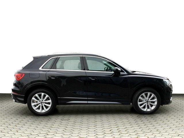 Q3 TFSI e S Line 45 TFSI e S tronic