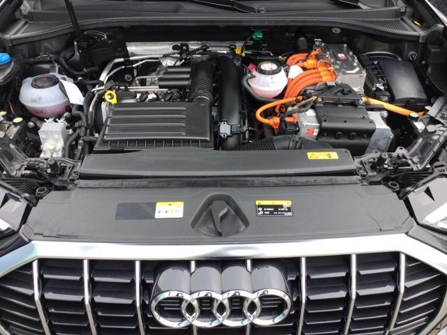Q3 TFSI e S Line 45 TFSI e S tronic