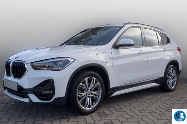 X1 xDrive25e Sport Line 