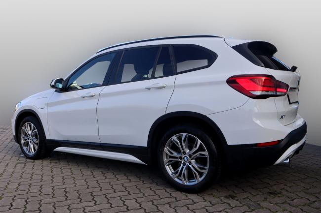 X1 xDrive25e Sport Line 