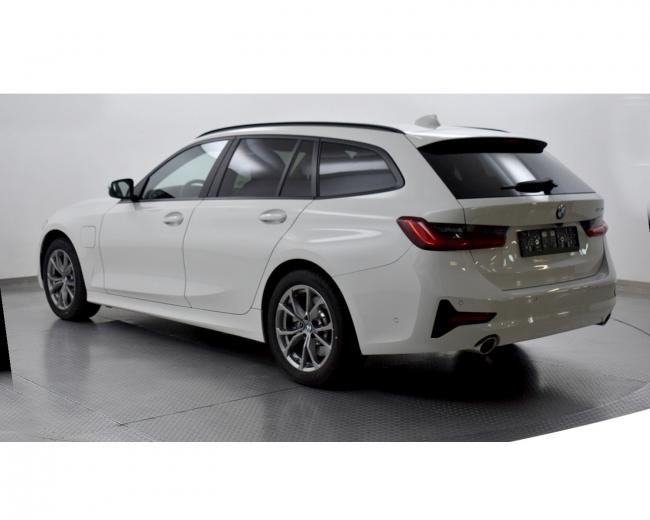 330 e Touring Sport Line 