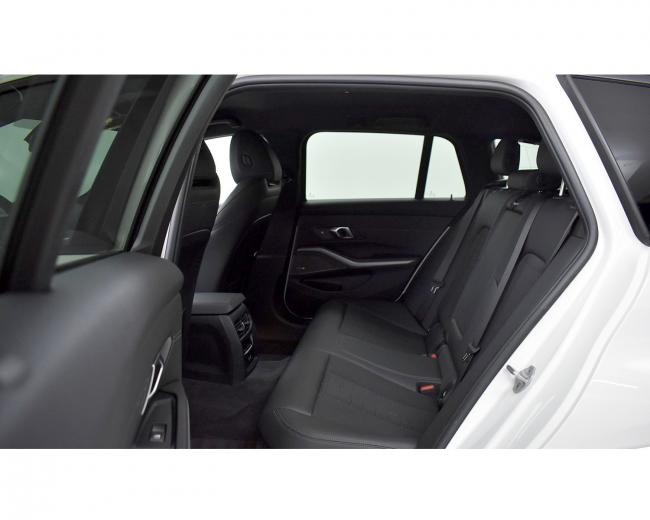 330 e Touring Sport Line 