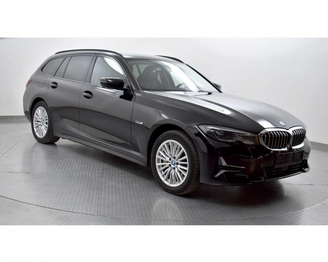 330e Touring xDrive 