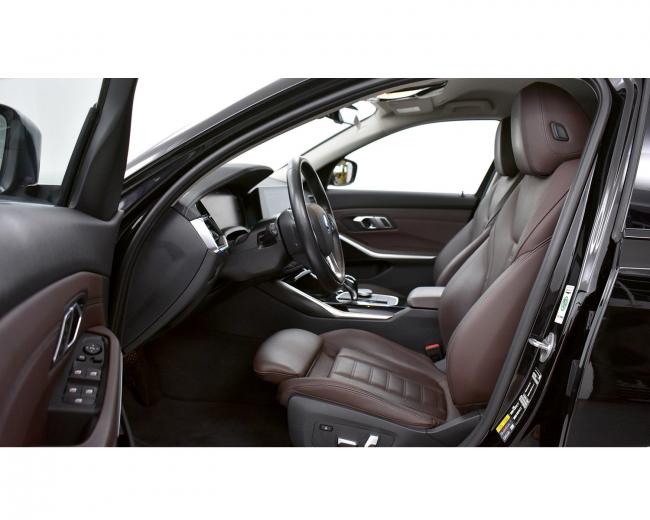 330e Touring xDrive 