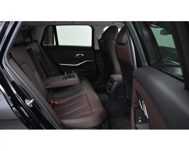 330e Touring xDrive 