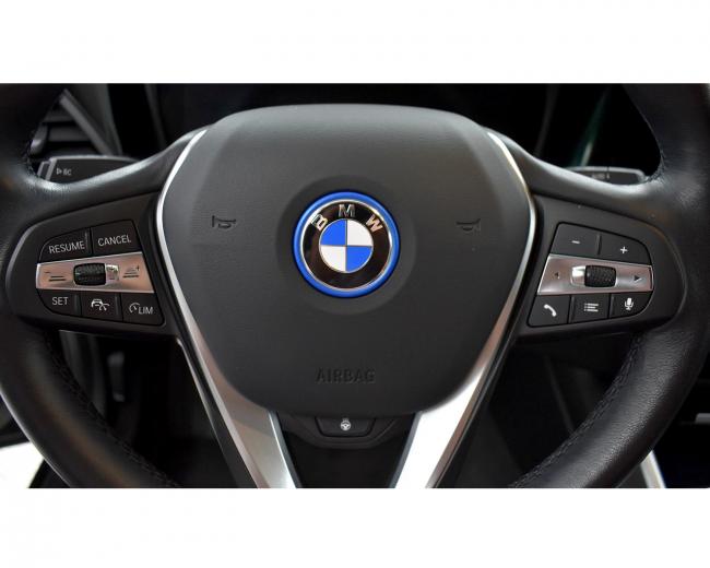 330e Touring xDrive 