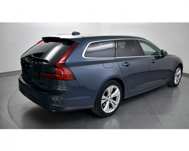 V90 B4 Momentum Pro