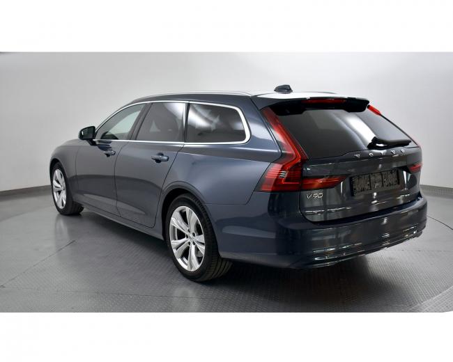 V90 B4 Momentum Pro