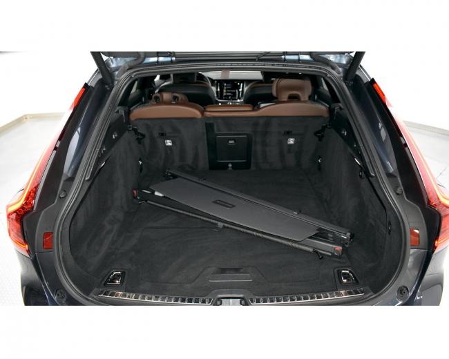 V90 B4 Momentum Pro