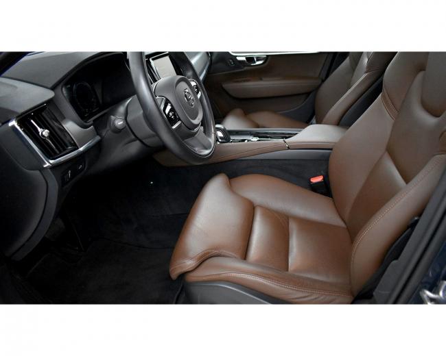 V90 B4 Momentum Pro