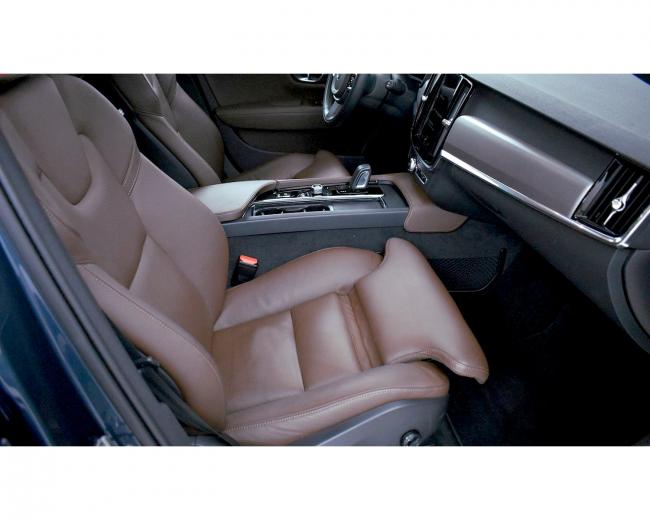 V90 B4 Momentum Pro
