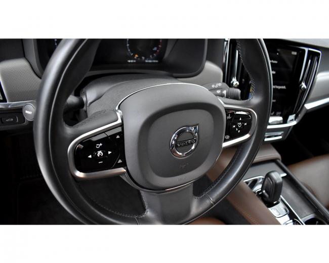 V90 B4 Momentum Pro