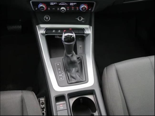 Q3 35 TFSI S Tronic 
