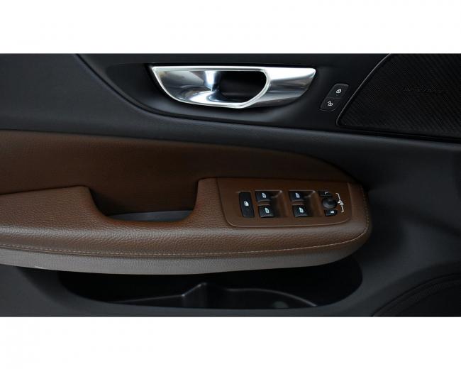 V60 D4 Momentum 