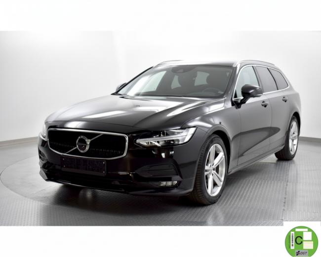 V90 D4 MOMENTUM Pro