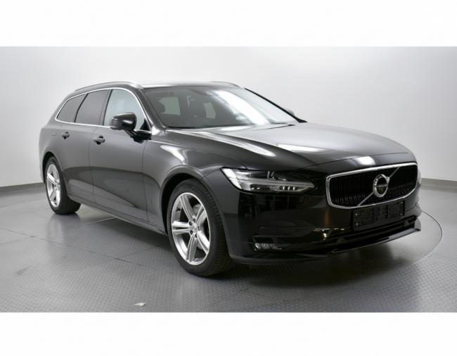 V90 D4 MOMENTUM Pro