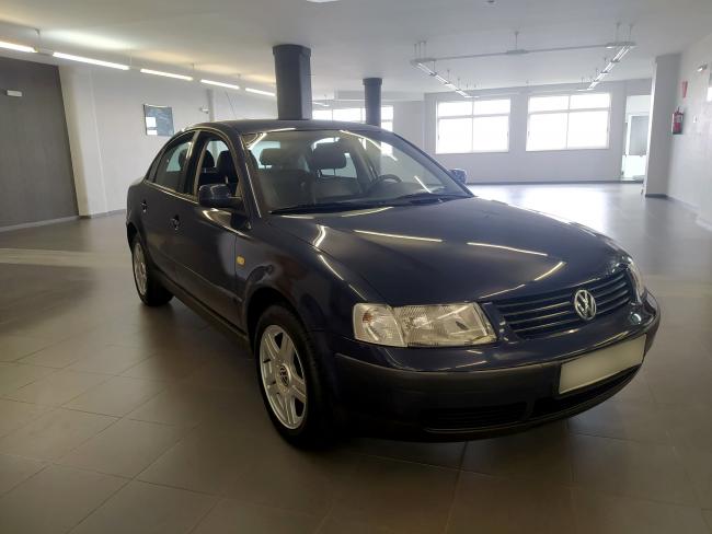 PASSAT 1.8i HIGHLINE 
