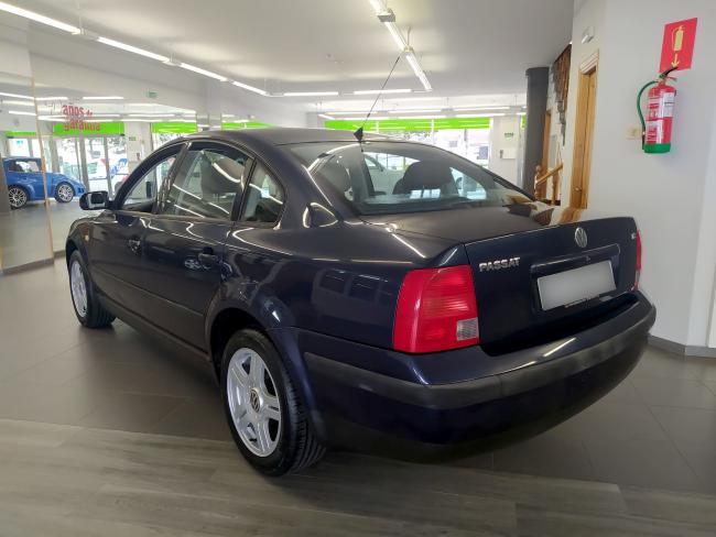 PASSAT 1.8i HIGHLINE 